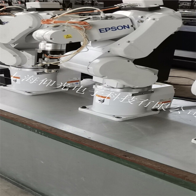 愛普生LS3-401S、LS6-602S工業(yè)機(jī)器人生機(jī)器人保養(yǎng)過程