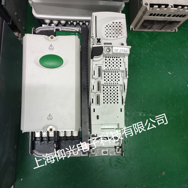 艾默生變頻器無顯示維修實(shí)例,過載 過流 過壓修理案例