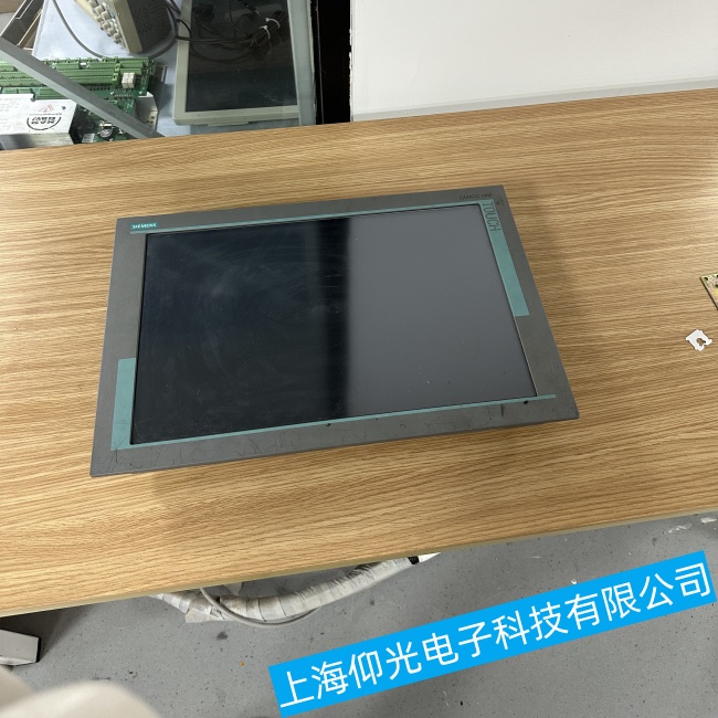 南京西門子KTP1200觸摸屏出現(xiàn)黑屏故障如果解決