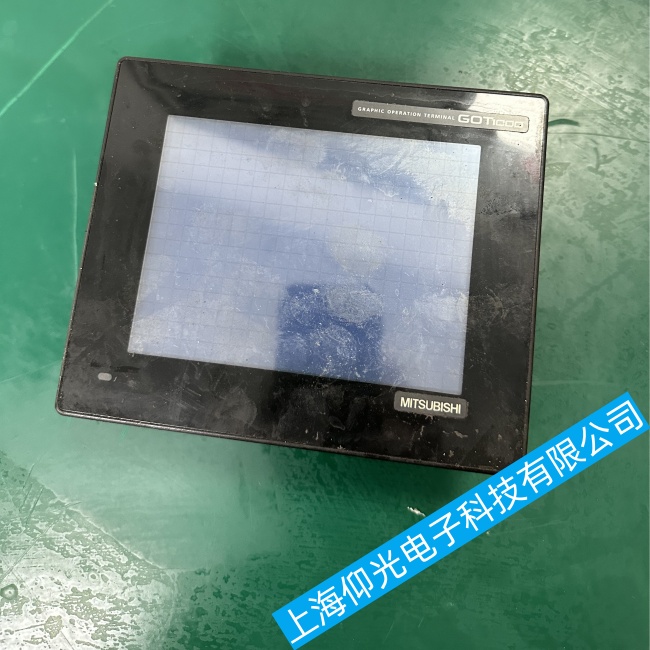 成都三菱觸摸屏GT1595系列個別區(qū)域無法觸摸故障維修配件充足